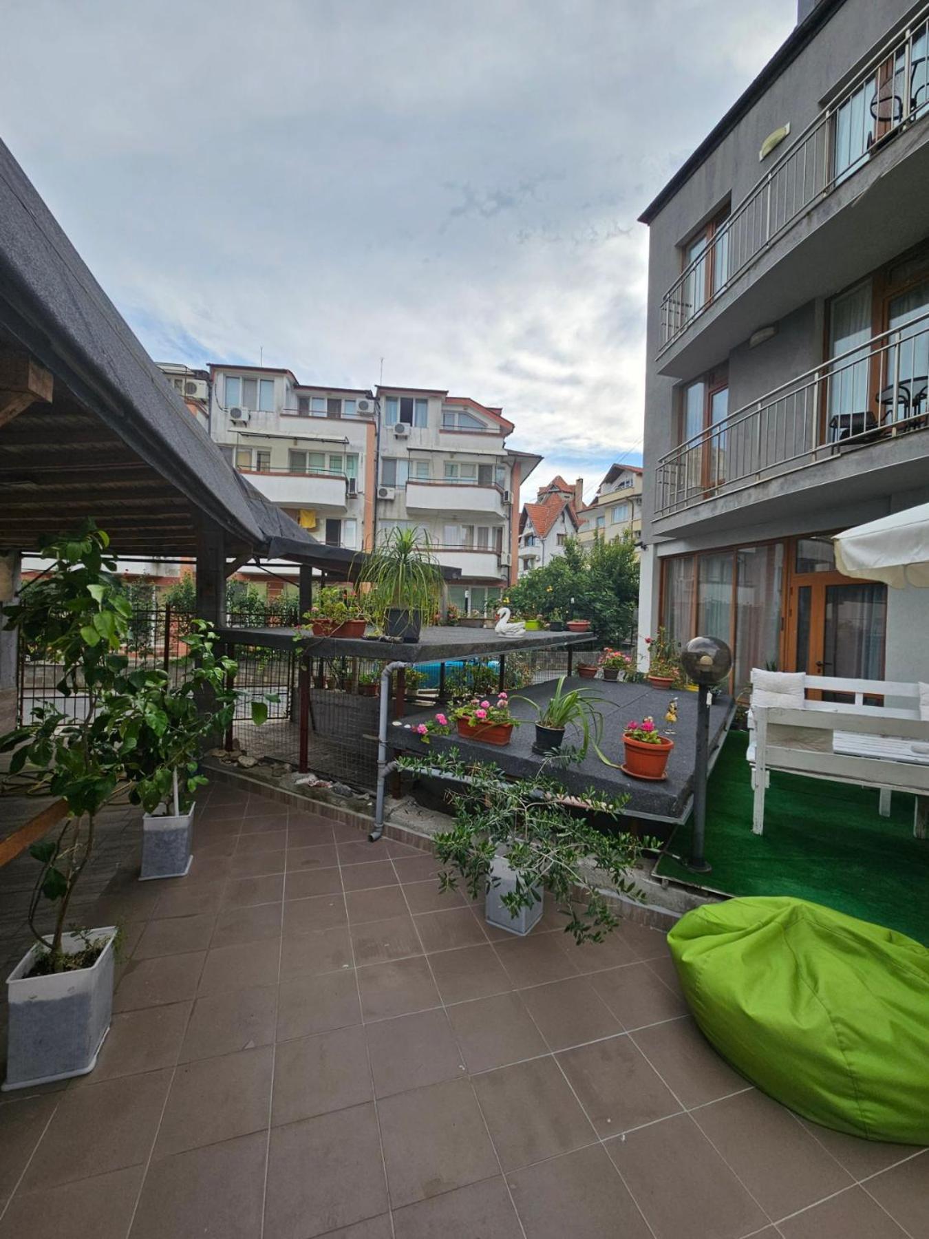 Guest House Petrovi Ravda Ngoại thất bức ảnh